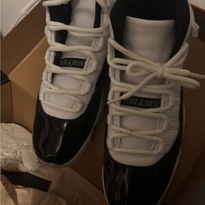 Jordan Air 12 Retro Black and White